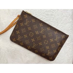 ❤️ Louis Vuitton Monogram Neverfull Pochette ❤️